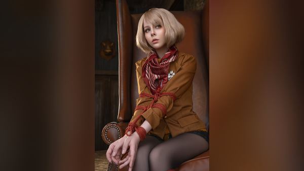 <br />
          Россиянка в образе Эшли из Resident Evil 4 сделала косплей для взрослых. На фото её связали и раздели<br />
        
